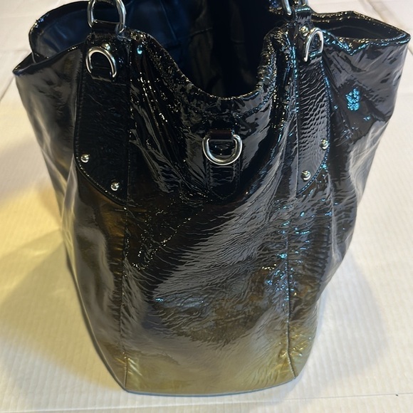 Prada authentic patent black and gold hobo bag with straps and inside pockets - Picture 7 of 16